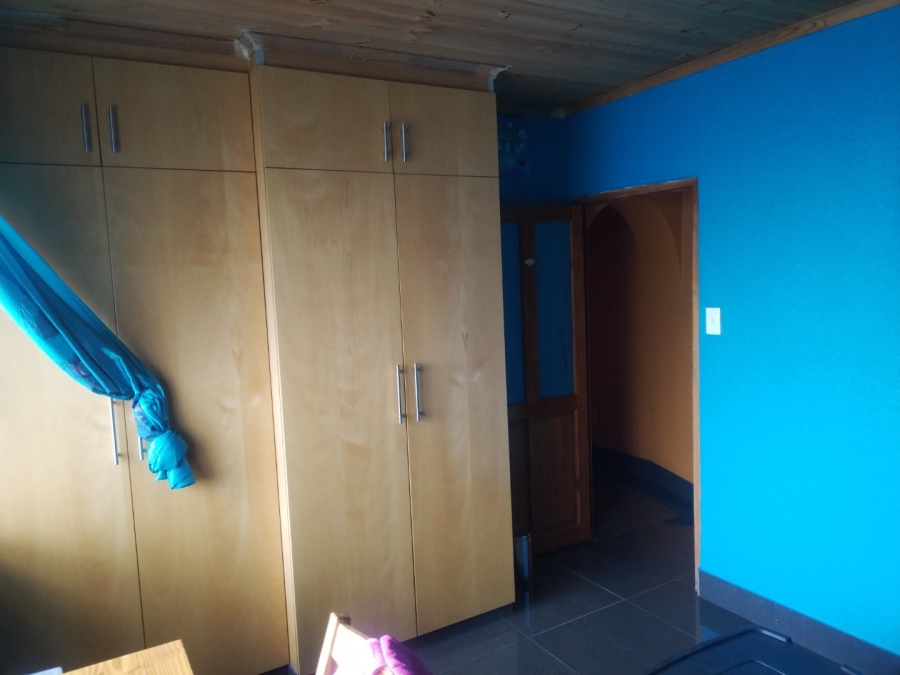 7 Bedroom Property for Sale in Brackenfell Central Western Cape